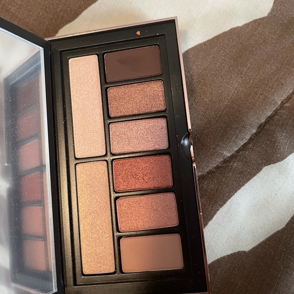 Eye shadow - Picture 2 of 2